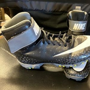 Nike black high top cleats Mens 7.5